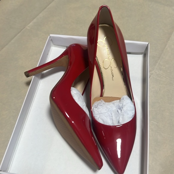 NWT Jessica Simpson Red patent leather Pumps - Picture 4 of 4